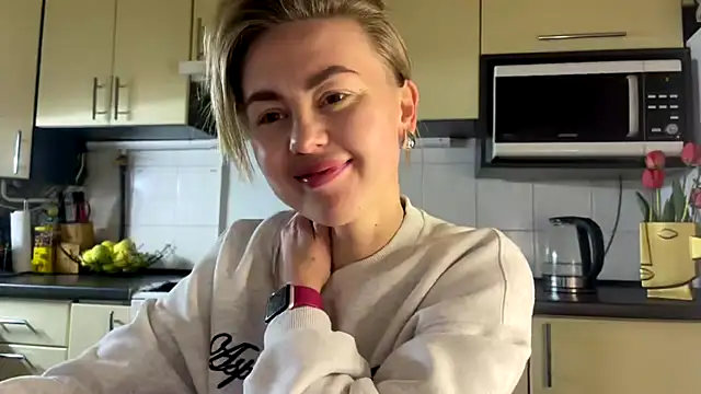 MartaLuna  online show from 14, 4, 2026