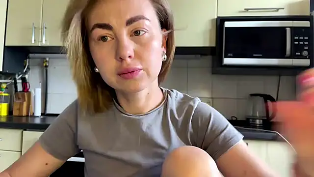 Snapshot of MartaLuna_ chatting on 3, 7, 2026 MartaLuna online show from 3, 7, 2026