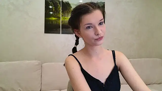 sweet strawber online show from 14, 9, 2025