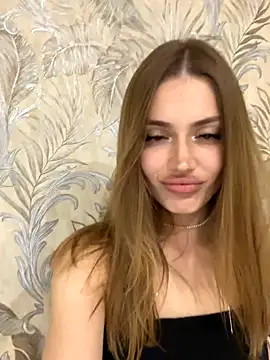 Elizabeth Tay online show from 2, 11, 2025