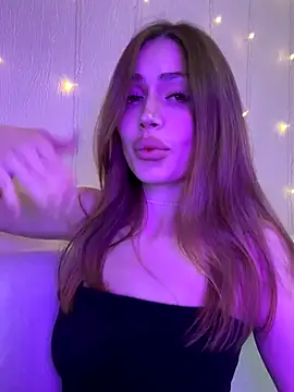 Elizabeth Tay online show from 28, 11, 2025