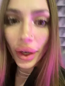 Elizabeth Tay online show from 11, 3, 2026