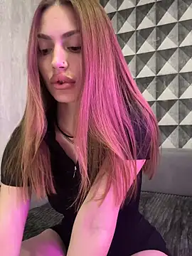 Elizabeth Tay online show from 20, 4, 2026