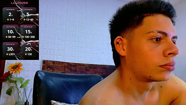 Snapshot of JhosuaVega chatting on 27, 10, 2025 JhosuaVega online show from 27, 10, 2025