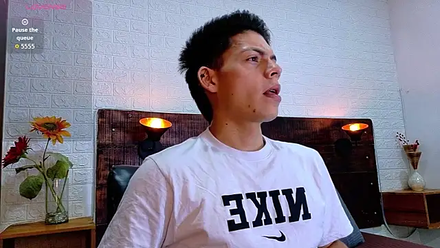 Snapshot of JhosuaVega chatting on 8, 11, 2025 JhosuaVega online show from 8, 11, 2025