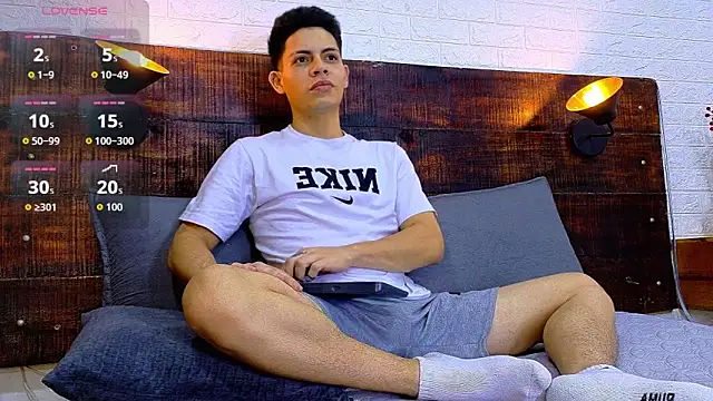 Snapshot of JhosuaVega chatting on 3, 12, 2025 JhosuaVega online show from 3, 12, 2025