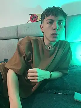 NaytonFreeman online show from 9, 2, 2026