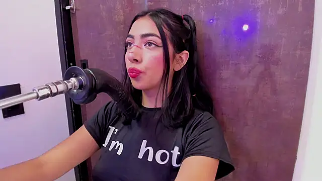 Snapshot of cherry_skinny_ chatting on 4, 4, 2026 cherry skinny online show from 4, 4, 2026