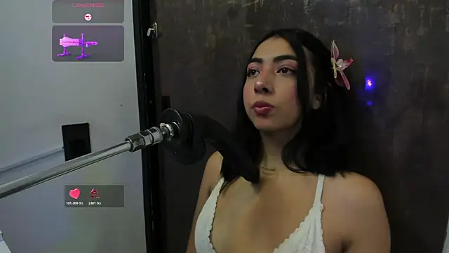 Snapshot of cherry_skinny_ chatting on 6, 4, 2026 cherry skinny online show from 6, 4, 2026