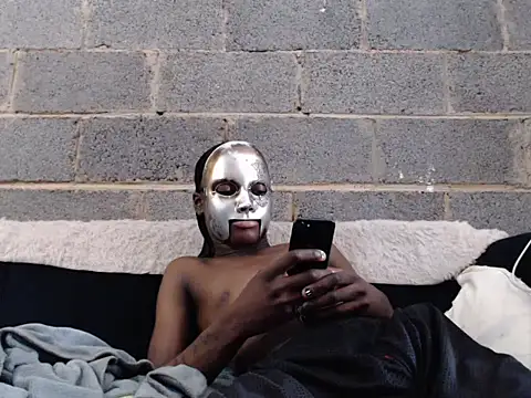 Snapshot of Romeo_Favent chatting on 25, 9, 2025 Romeo Favent online show from 25, 9, 2025