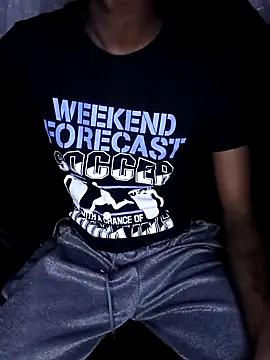 Snapshot of Romeo_Favent chatting on 17, 11, 2025 Romeo Favent online show from 17, 11, 2025