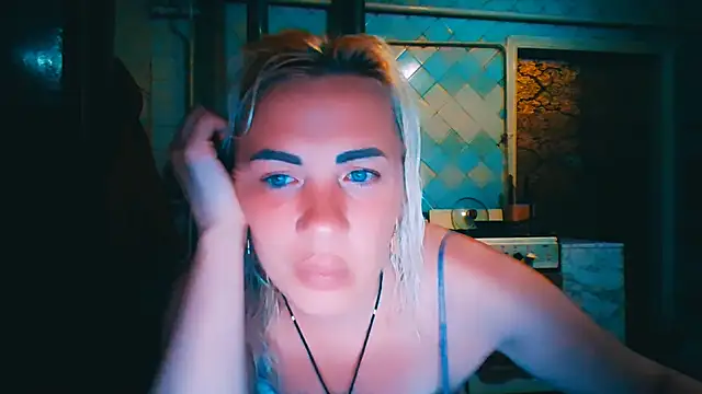 Snapshot of EmmaCat_ chatting on 10, 6, 2026 EmmaCat online show from 10, 6, 2026