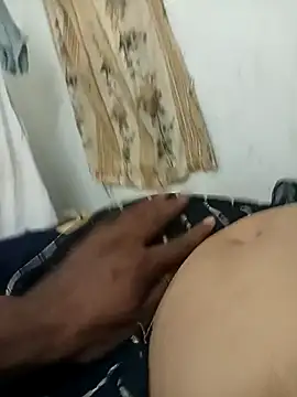 Snapshot of meenahotdarling chatting on 14, 9, 2025 meenahotdarling online show from 14, 9, 2025