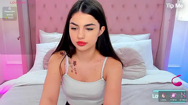 Snapshot of HelenTiny chatting on 26, 11, 2025 HelenTiny online show from 26, 11, 2025