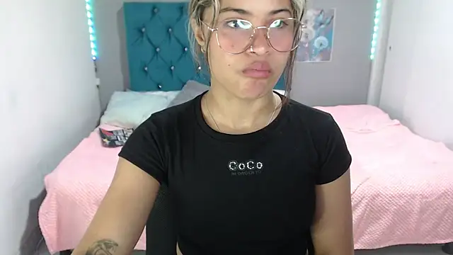 Snapshot of mia_sexgirl chatting on 19, 6, 2026 mia sexgirl online show from 19, 6, 2026