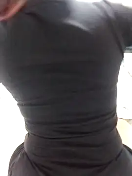 LaraCaliente online show from 14, 4, 2026