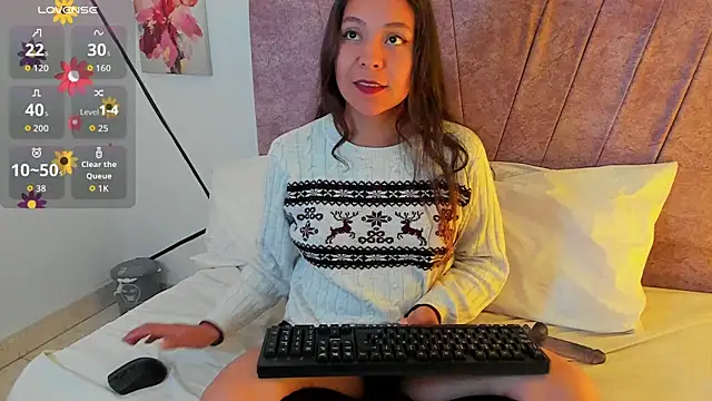Snapshot of Julieta_Lein chatting on 10, 10, 2025 Julieta Lein online show from 10, 10, 2025