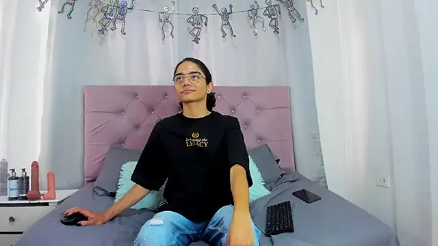 EthanBlackwoodd online show from 15, 12, 2025