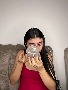 Isabella Montoya online show from 28, 9, 2025