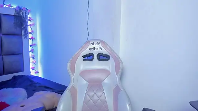 abbiecollins js online show from 31, 3, 2026