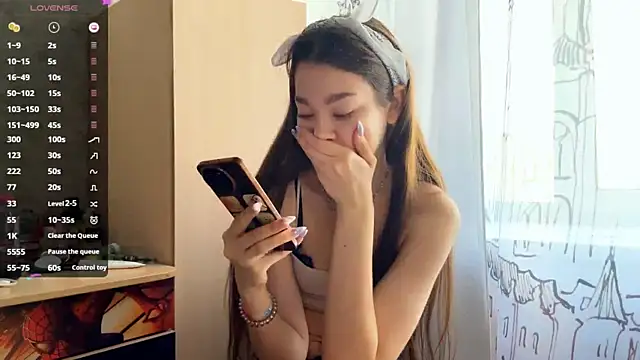 Cuteviola online show from 10, 4, 2026