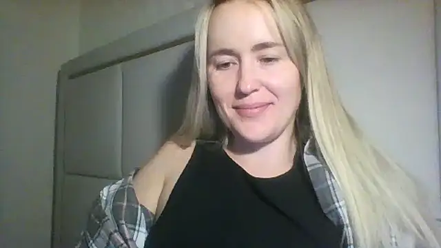 Snapshot of Frosian chatting on 4, 10, 2025 Frosian online show from 4, 10, 2025