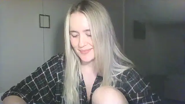 Snapshot of Frosian chatting on 9, 10, 2025 Frosian online show from 9, 10, 2025