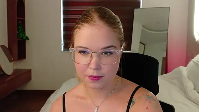 Lilith Bonheur online show from 5, 4, 2026