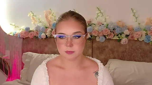 Snapshot of Lilith_Bonheur chatting on 25, 4, 2026 Lilith Bonheur online show from 25, 4, 2026