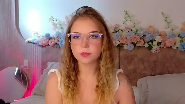 Snapshot of Lilith_Bonheur chatting on 30, 4, 2026 Lilith Bonheur online show from 30, 4, 2026