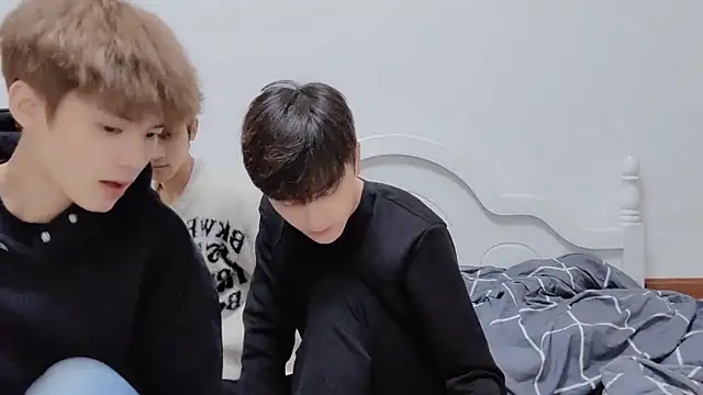 xiaoyi2563 online show from 12, 10, 2025