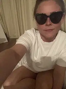 Snapshot of Mia_Winters chatting on 6, 8, 2026 Mia Winters online show from 6, 8, 2026