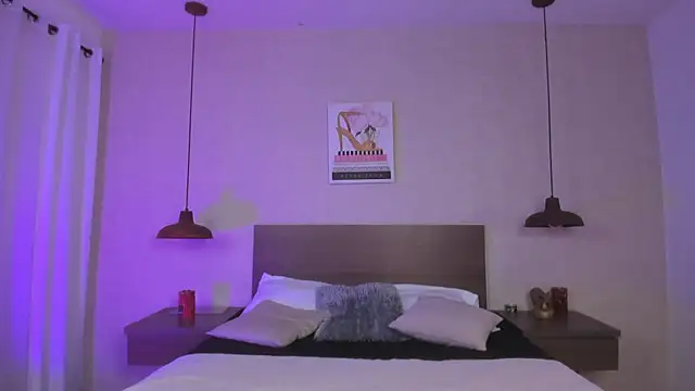 cloehill  online show from 15, 12, 2025