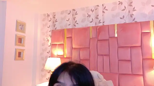 Snapshot of LaylaaDoll chatting on 1, 7, 2026 LaylaaDoll online show from 1, 7, 2026