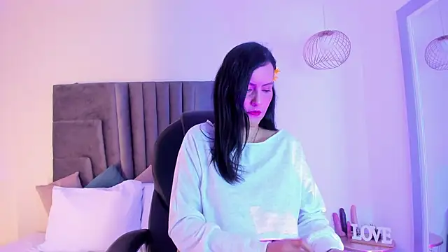 Coco-balenciaga online show from 28, 11, 2025