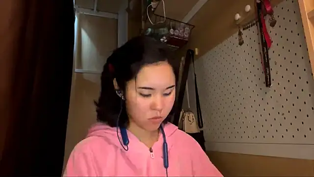 Snapshot of JennyCarpenter chatting on 6, 5, 2026 JennyCarpenter online show from 6, 5, 2026
