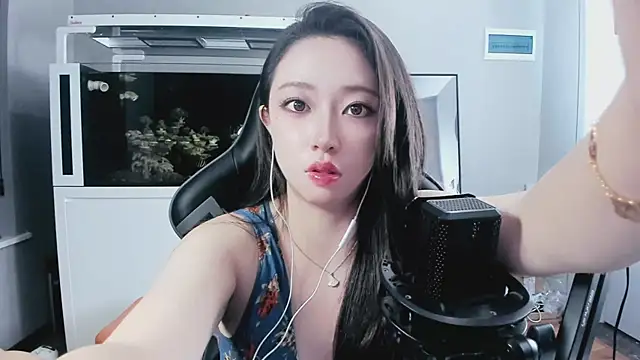 Snapshot of Keke-Bai chatting on 5, 10, 2025 Keke-Bai online show from 5, 10, 2025