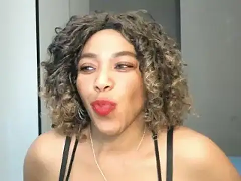 Snapshot of Lillyan_N chatting on 16, 11, 2025 Lillyan N online show from 16, 11, 2025