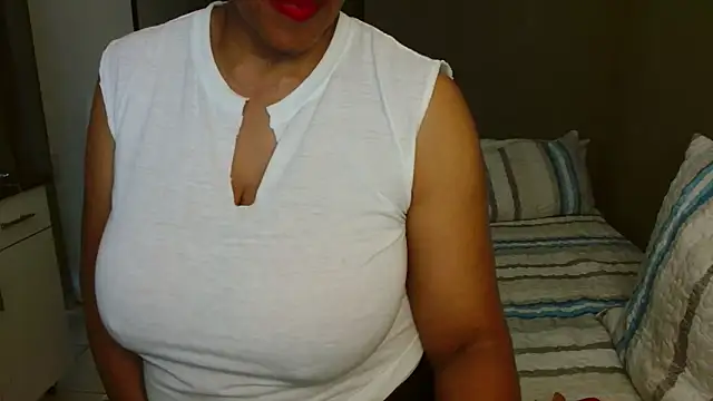 Snapshot of Lillyan_N chatting on 14, 7, 2026 Lillyan N online show from 14, 7, 2026