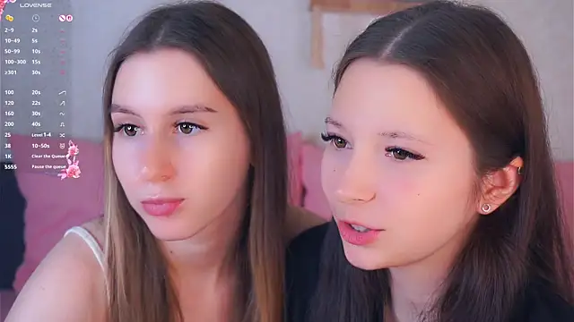 GabrielleLynchard online show from 5, 12, 2025