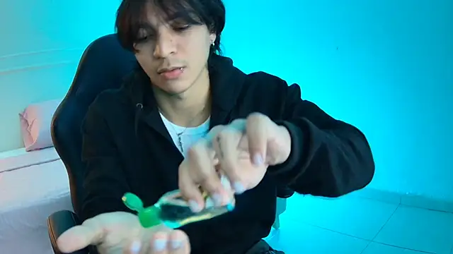 toji luxxer online show from 17, 9, 2025