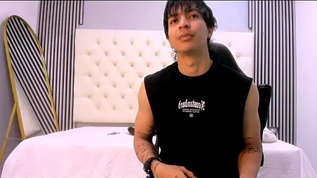 toji luxxer online show from 5, 12, 2025