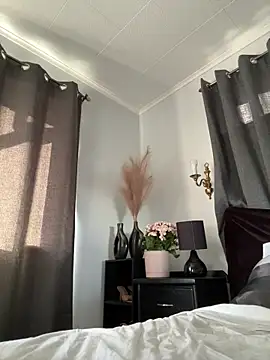 ZoeyJohnson online show from 23, 10, 2025