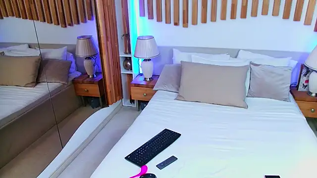 DesireeKeys online show from 17, 10, 2025