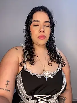 krisstenSantos online show from 18, 11, 2025