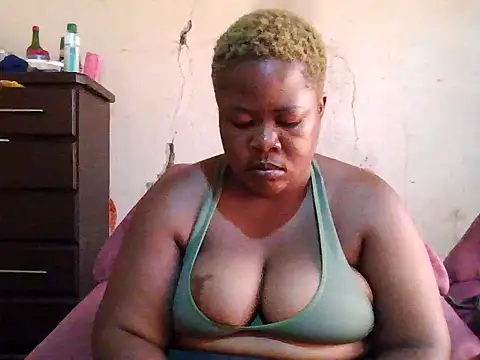 Snapshot of Bustyass93 chatting on 18, 2, 2026 Bustyass93 online show from 18, 2, 2026