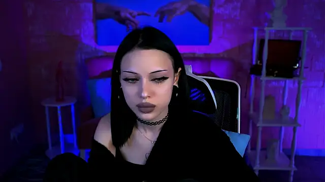 MiaCain online show from 18, 9, 2025