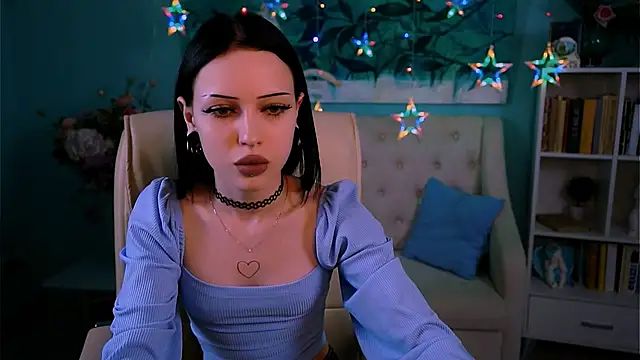 MiaCain online show from 23, 9, 2025
