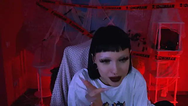 MiaCain online show from 19, 10, 2025