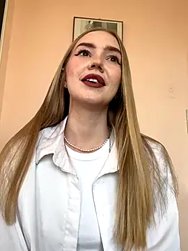 MilaMoone online show from 24, 9, 2025